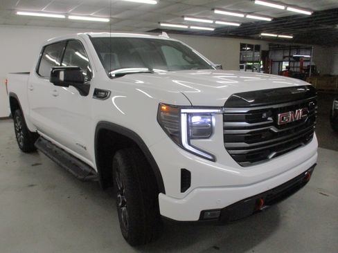 New 2026 GMC Sierra 1500 AT4 w/ AT4 Premium Package AWD/4WD image 3