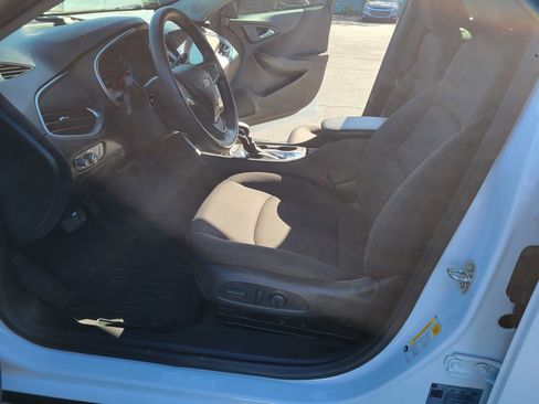 Used 2022 Chevrolet Malibu RS image 29