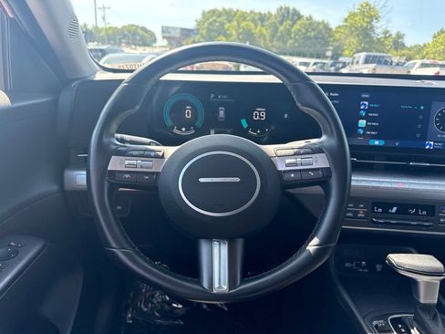 Used 2024 Hyundai Kona SEL AWD/4WD image 8
