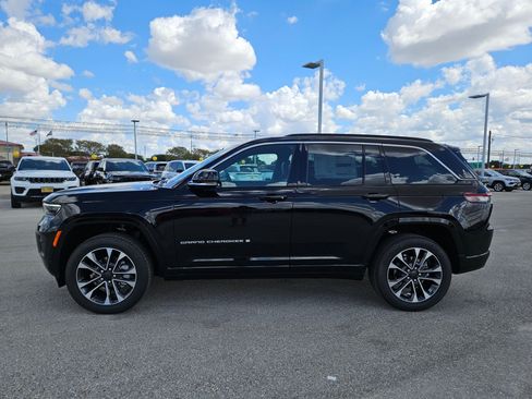 New 2025 Jeep Grand Cherokee Overland w/ Luxury Tech Group IV image 6