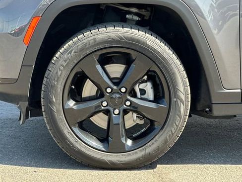 Certified 2023 Jeep Grand Cherokee L Laredo AWD/4WD image 26