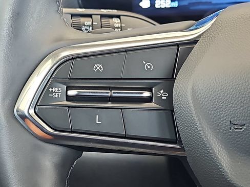 Used 2025 Chevrolet Equinox LT FWD image 22