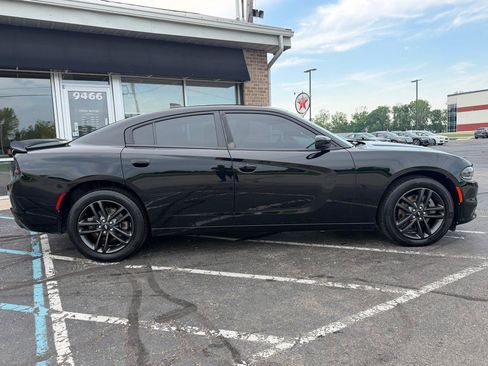 Used 2019 Dodge Charger SXT w/ Blacktop Package AWD/4WD image 6