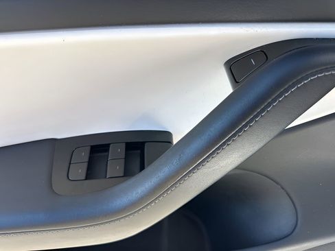 Used 2020 Tesla Model 3 Standard Range Plus image 27