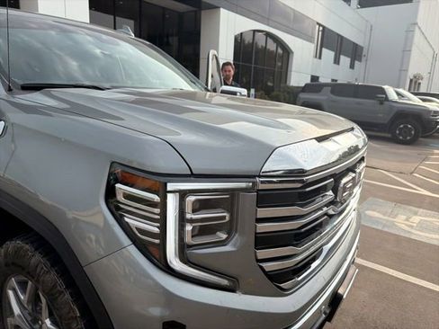 Certified 2025 GMC Sierra 1500 SLT AWD/4WD image 29