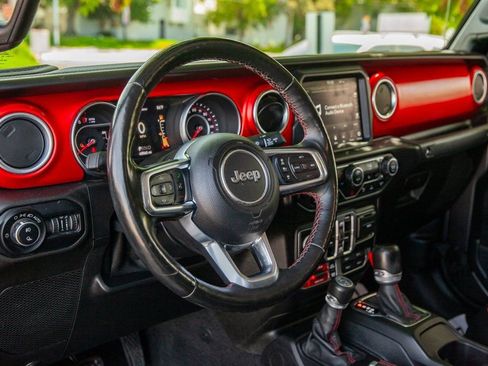 Used 2020 Jeep Gladiator Rubicon image 10