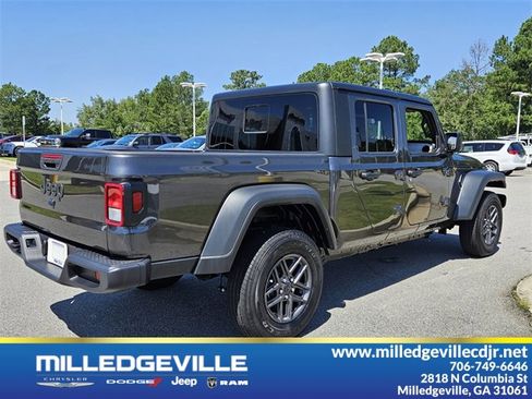 New 2025 Jeep Gladiator Sport image 13