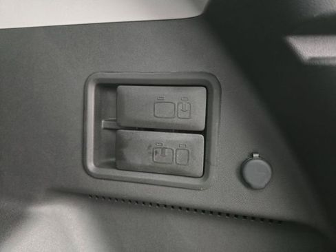 Used 2023 GMC Terrain SLE image 46