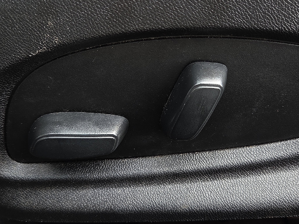 Used 2020 Chevrolet Camaro SS RWD image 13