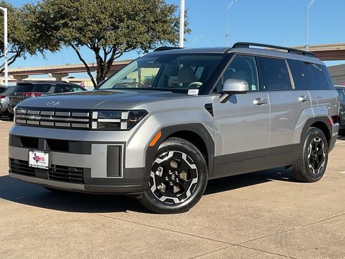 Used 2025 Hyundai Santa Fe SEL image 2