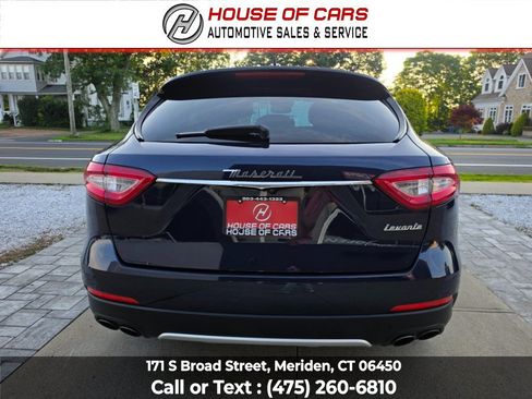 Used 2017 Maserati Levante AWD/4WD image 5