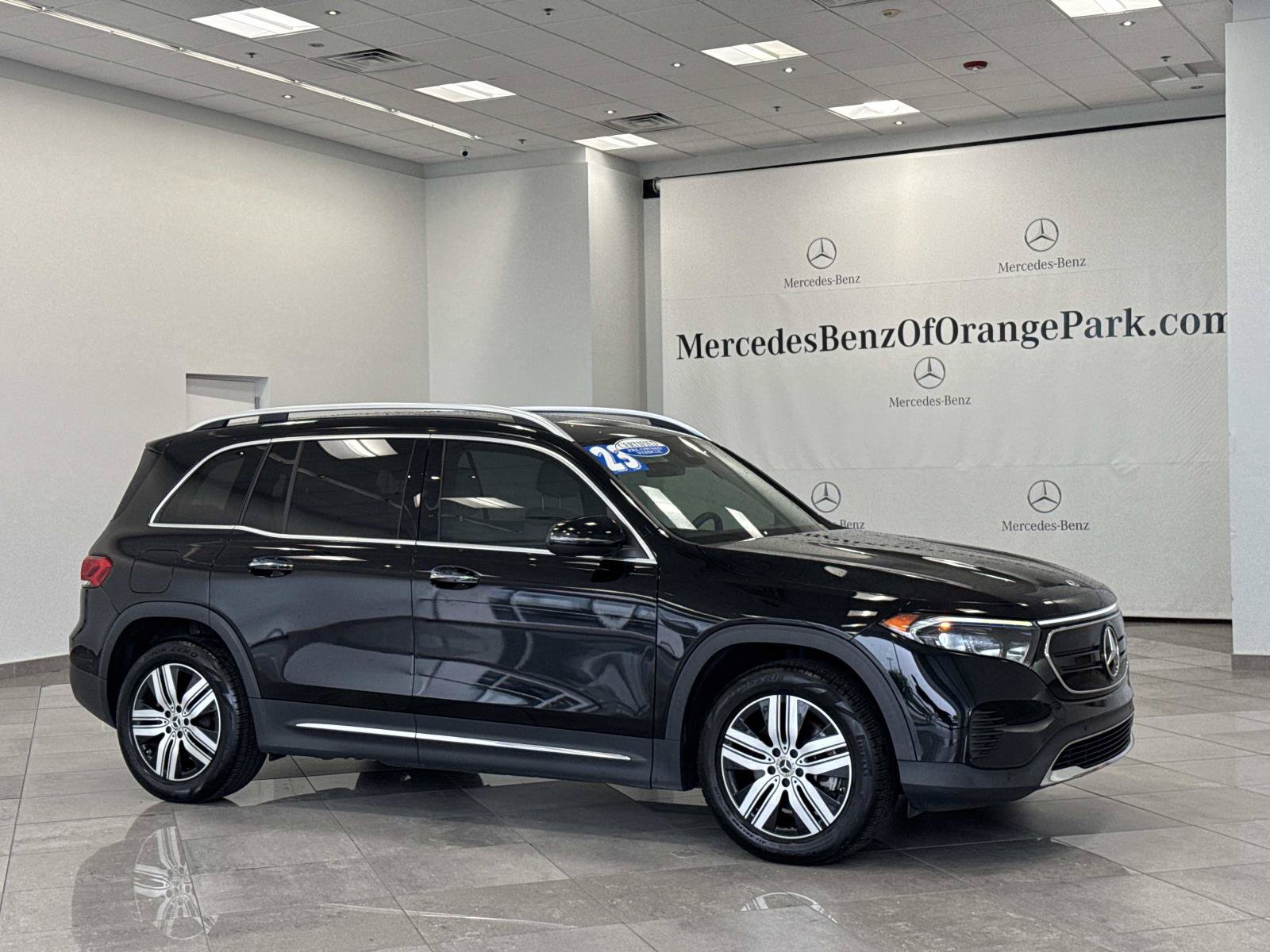 Certified 2023 Mercedes-Benz EQB 300 4MATIC image 2