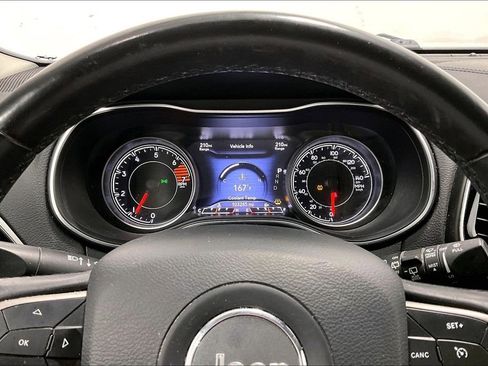 Used 2020 Jeep Cherokee Limited image 25