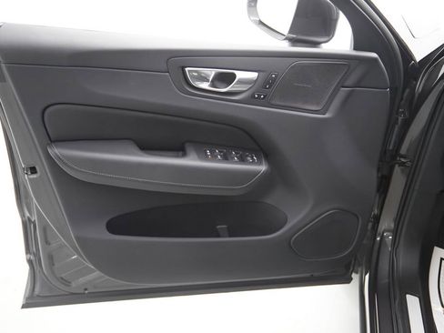 Certified 2023 Volvo XC60 B5 Ultimate AWD/4WD image 10