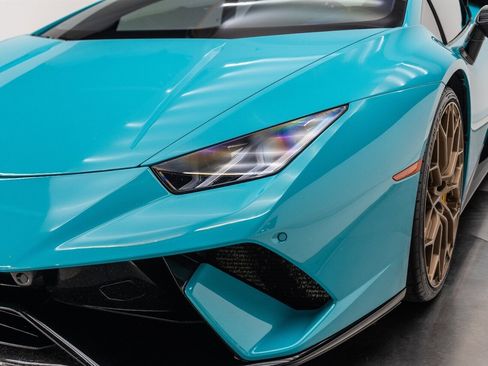 Used 2019 Lamborghini Huracan Performante AWD/4WD image 22