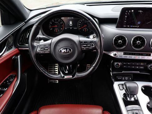 Used 2021 Kia Stinger GT2 image 19