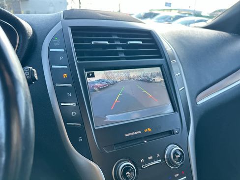 Used 2017 Lincoln MKC Select w/ Lincoln MKC Climate Package image 31