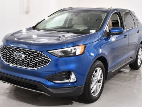 Used 2023 Ford Edge SEL w/ Convenience Package AWD/4WD image 2