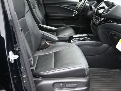 Used 2021 Honda Pilot Touring image 29