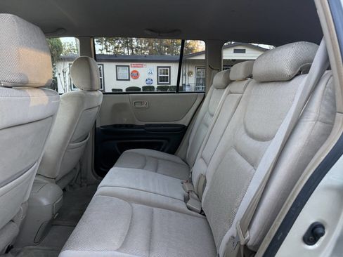 Used 2003 Toyota Highlander 4WD V6 image 11