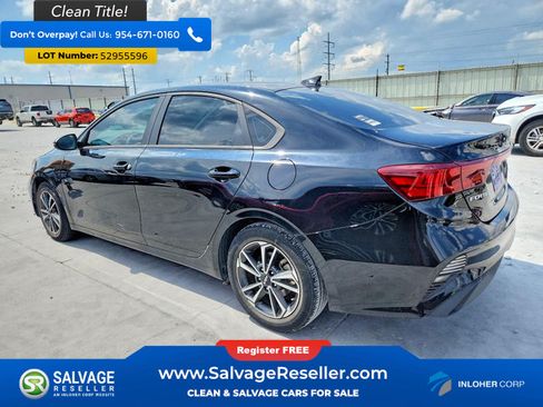 Used 2023 Kia Forte LXS w/ LXS Technology Package FWD image 3