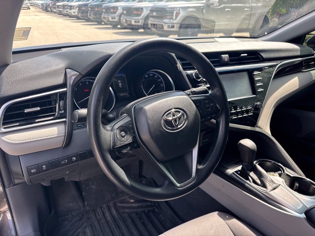 Used 2018 Toyota Camry LE w/ Convenience Package FWD image 9