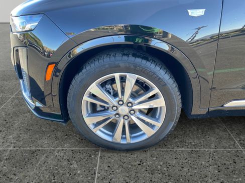 Used 2024 Cadillac XT6 Premium Luxury FWD image 14