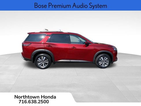 Used 2022 Nissan Pathfinder SL w/ SL Black Package image 10