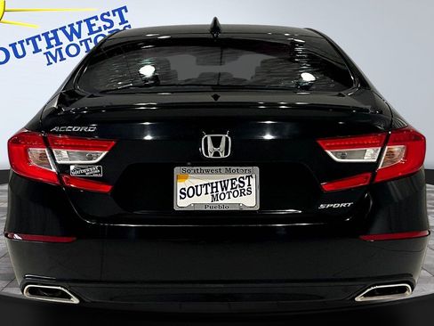 Used 2018 Honda Accord Sport image 6