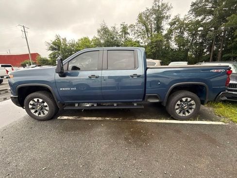 Used 2025 Chevrolet Silverado 2500 Custom AWD/4WD image 4