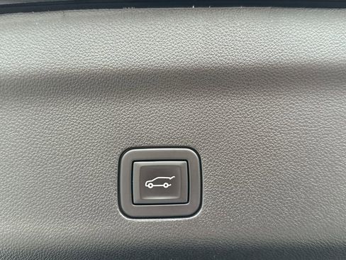Used 2024 GMC Yukon SLT AWD/4WD image 28