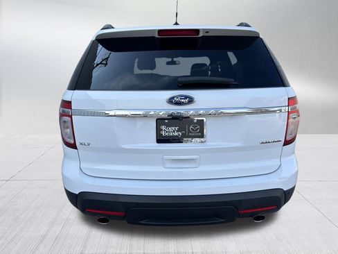 Used 2015 Ford Explorer XLT w/ Equipment Group 202A image 7