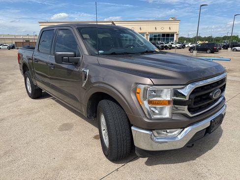 Used 2022 Ford F150 XLT w/ Equipment Group 301A Mid AWD/4WD image 18