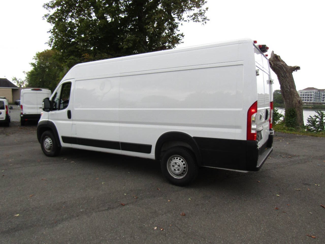 Used 2025 RAM ProMaster 3500 w/ Convenience Group FWD image 4