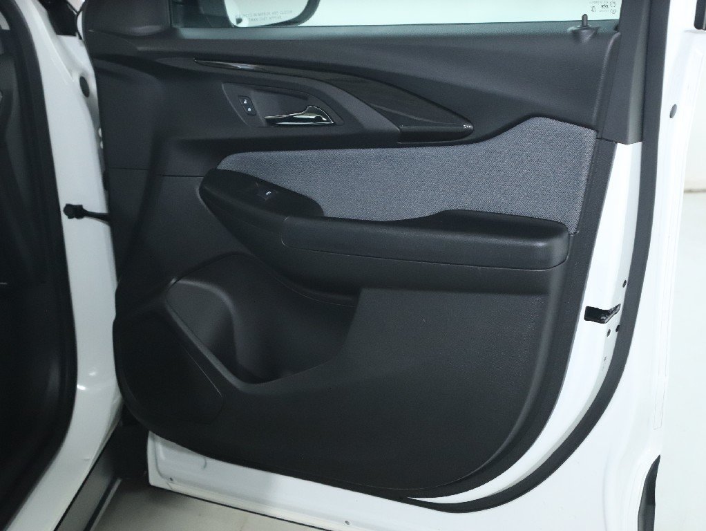 Used 2023 Chevrolet TrailBlazer LS FWD image 32