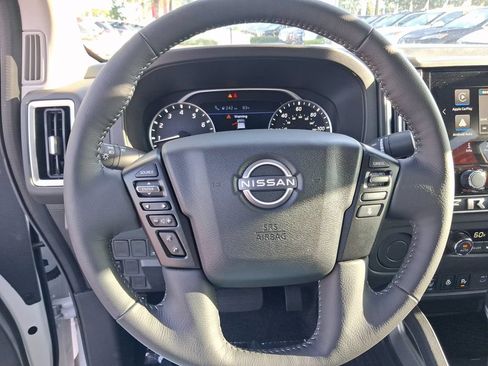 Used 2025 Nissan Frontier SV w/ SV Convenience Package RWD image 22