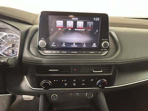 Used 2023 Nissan Rogue S AWD/4WD image 27