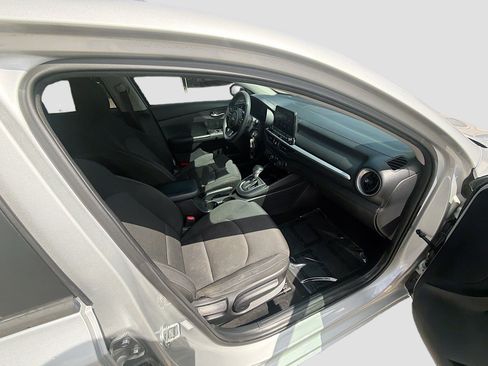 Used 2021 Kia Forte LXS FWD image 28