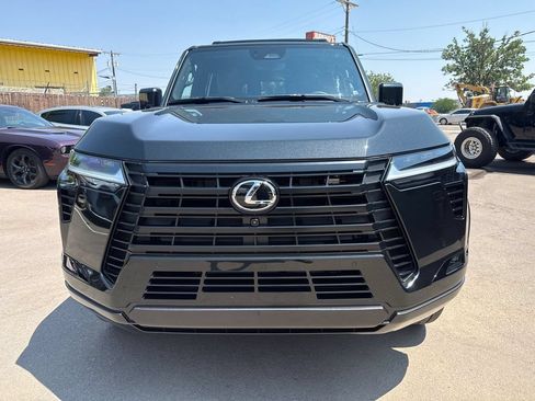 Used 2026 Lexus GX 550 w/ Accessory Package (2T) AWD/4WD image 2
