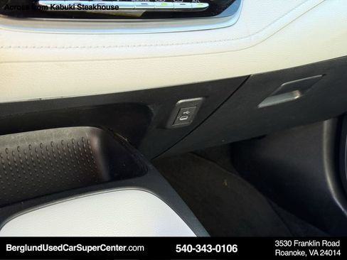 Used 2024 Toyota Corolla SE image 23