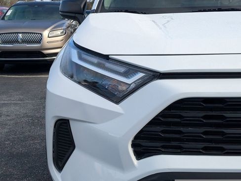 Used 2025 Toyota RAV4 LE image 9