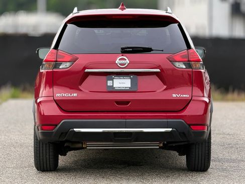 Used 2017 Nissan Rogue SV AWD/4WD image 4