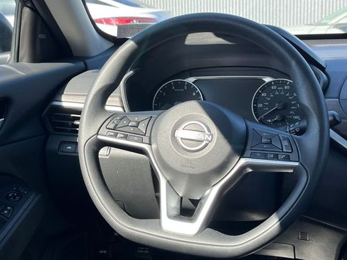 Used 2025 Nissan Altima 2.5 SV image 29