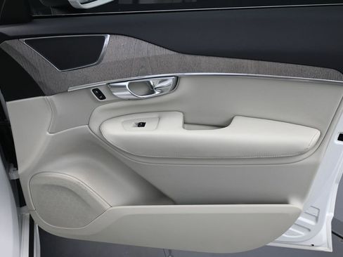 Certified 2023 Volvo XC90 B6 Plus w/ Protection Package Premier AWD/4WD image 13