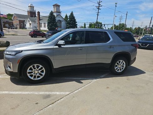 Used 2023 Chevrolet Traverse LS FWD image 9
