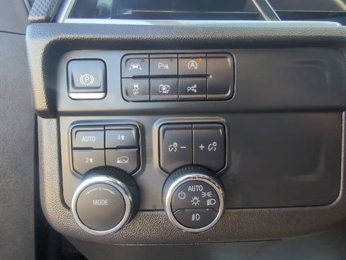 Used 2025 Chevrolet Suburban RST w/ Comfort Package AWD/4WD image 19