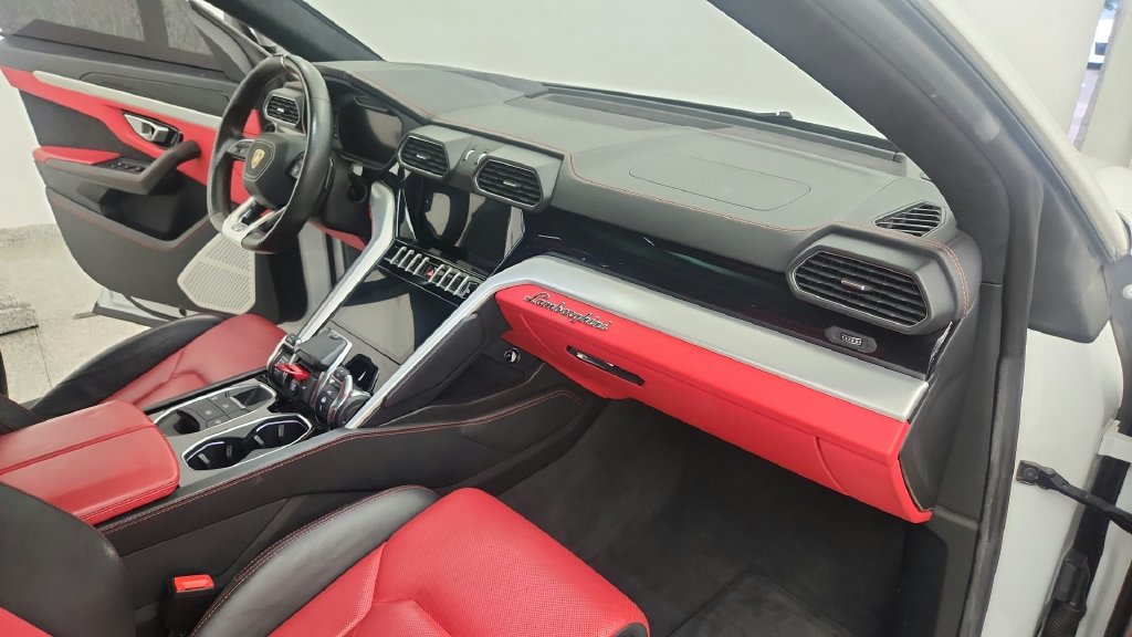 Used 2020 Lamborghini Urus AWD/4WD image 50