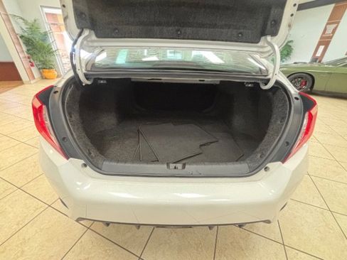Used 2019 Honda Civic Sport image 8