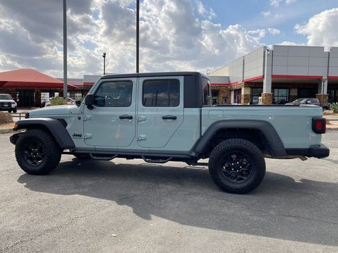 Used 2023 Jeep Gladiator Sport w/ Off Road Group image 8