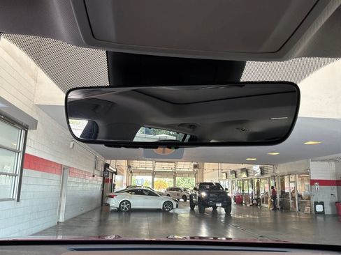 Used 2020 Toyota Highlander Limited FWD image 22